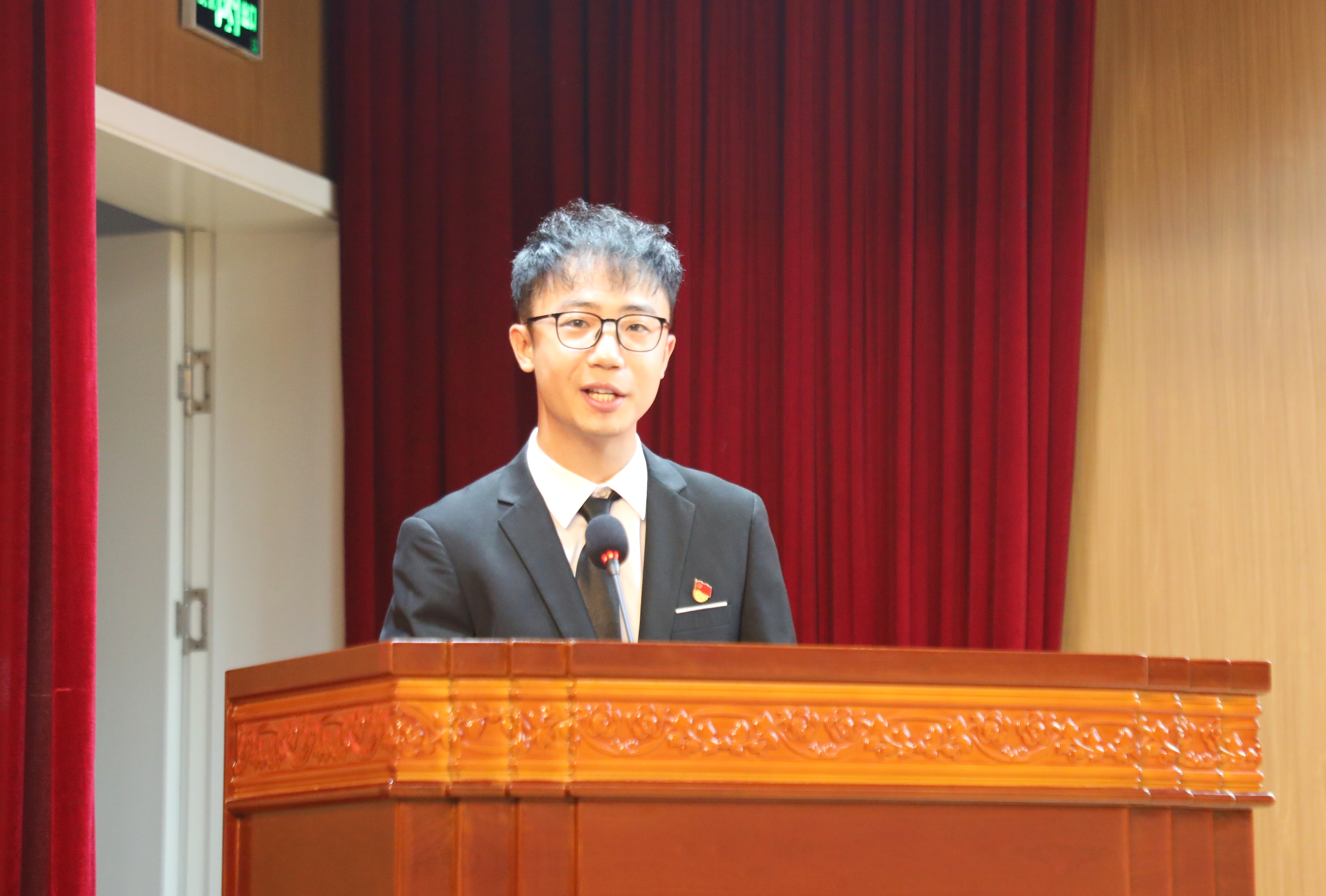學生代表.JPG